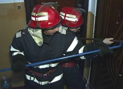 В Кишиневе пожарным и медикам поступил звонок о помощи из пустой квартиры