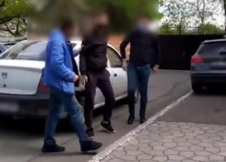 В Кодру женщина пришла помолиться Богу и осталась без автомобиля