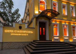 КС оригинально прокомментировал умопомрачительное повышение зарплаты судьям