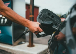 В Молдове снова дорожает топливо: дизель прибавил более полулея за литр