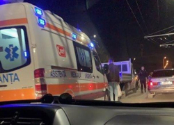 В Кишиневе автомобиль сбил мужчину, из-за силы удара пострадавший отлетел в кузов грузовика