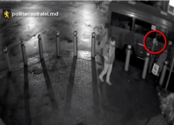 В столице ищут мужчину, обокравшего пассажирку маршрутки