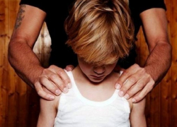 Извращенец-рецидивист попытался изнасиловать подростка на улице в Тараклии