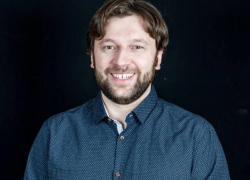 Последний получит за всех, - Алайба обратился к Харунжену