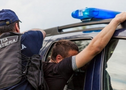 Опасную свинину попытался ввезти в Кишинев мужчина