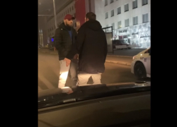 В Кишиневе неадекват бросался под колеса машин с криками «убей меня»