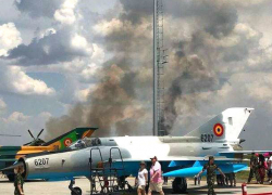 Авиакатастрофа в Румынии: во время показательного полета разбился истребитель, пилот погиб