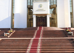 Кто и во сколько идет к Санду совещаться