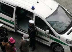 Молдаванин в Италии едва не задушил женщину на улице