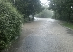 Кратковременный дождь вновь затопил улицы Кишинева