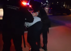 Вандал осквернил памятник Штефану чел Маре в Кишиневе на глазах у полицейских 