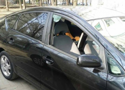 Минувшей ночью в Кишиневе обворовали еще несколько автомобилей