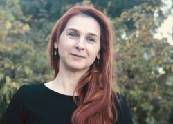 Министр Ревенко пообещала реагировать "по новому" на сообщения о бомбах