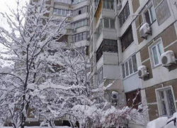 Украинец чудом выжил после прыжка с 7-го этажа, спасаясь от вооруженного соседа