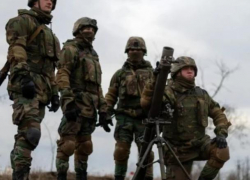 Молдавские солдаты проводят совместные учения с румынскими военными