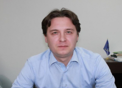 Случаен ли Ешану при Чокое - след Фонда Аденауэра в правительстве