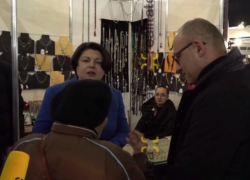 Пенсионерка атаковала Гаврилицу, а местный советник защитил от народа начальство