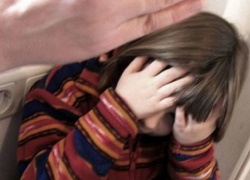 Жестокие истязания маленьких сына и дочери в Московской области совершала 31-летняя гражданка Молдовы