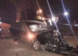 Скрываясь от полиции, в Кишиневе водитель влетел в столб 