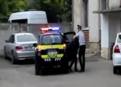 Мужчина не смог закончить изнасилование девушки в Кишиневе и попал на видео