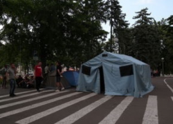 В "протестах" Демпартии использовали палатки спасателей: начато расследование