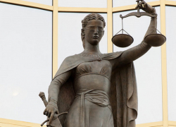 Проституток и распространителей порно штрафуют меньше, чем носителей георгиевской ленты