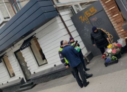 В преддверии 8 марта полиция гоняет бабушек с цветами и составляет на них протоколы