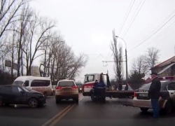 На Телецентре из-за аварии встали троллейбусы