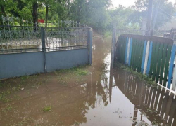 Прошедшая накануне гроза серьезно затронула северные районы страны