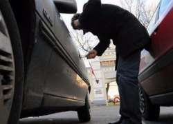 Студенты из Леова ограбили автомобиль, чтобы заработать на развлечения в Кишиневе 