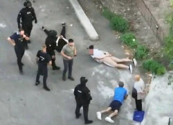 Сходка на кладбище: в Бельцах задержали участников криминальной группировки