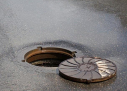 Трагедия в Сынжерей: двое детей погибли, упав в канализационный колодец