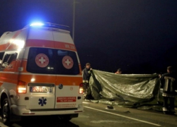 Полицейские вырезали застрявшего в раздавленной машине молдаванина в Альпах