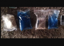 Раскрыта деятельность группировки по продаже наркотиков - задержаны четверо мужчин и женщина