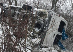 Четыре человека, в том числе двое подростков, получили травмы в результате аварии на яловенской трассе