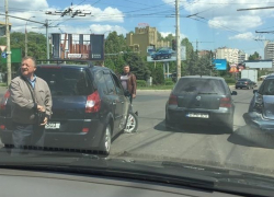 На Виадуке из-за аварии образовалась пробка