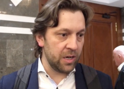 Это какой-то БДСМ! Депутат Алайба: я в костюме и галстуке - словно в наручниках