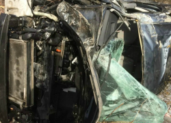 В Оргеевском районе машина снесла столб и забор, пострадала девушка