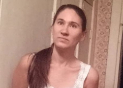 В Кишиневе на Буюканах агрессивная девушка жестоко избивает случайных прохожих