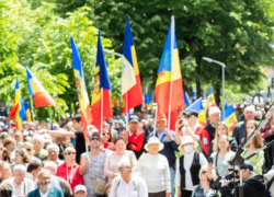 «Jos Sandu» - главный лозунг многотысячных протестов в центре Кишинева