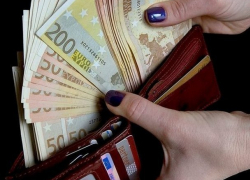 Евро и доллар продолжают расти в цене