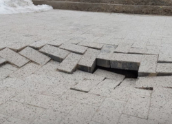 Не прошло и полгода, как обновленный бульвар Виеру в Кишиневе посыпался