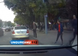 Забавная "лезгинка" в Кишиневе - видео из телеграма