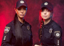 «Стриптиз-шоу и порнофильм»: украинцы высмеяли гламурную фотосессию полицейских