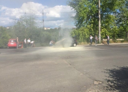 Загоревшаяся во время движения машина напугала кишиневцев 