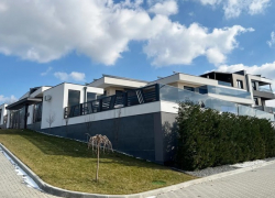 Жена главы полиции Молдовы объяснила, откуда взялся роскошный дом в Колонице