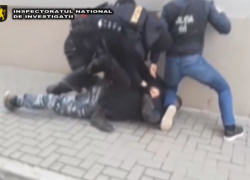 Полиция задержала мужчину, требовавшего сдавать деньги в "общак"