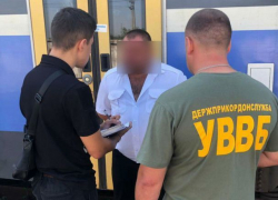 Проводник поезда Кишинев - Одесса попытался дать взятку пограничникам, но провалился