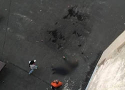 Тело выбросившегося с 10-го этажа мужчины обнаружили в столице Молдовы