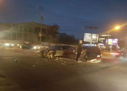 ДТП на Ботанике: два автомобиля оказались сильно разбиты